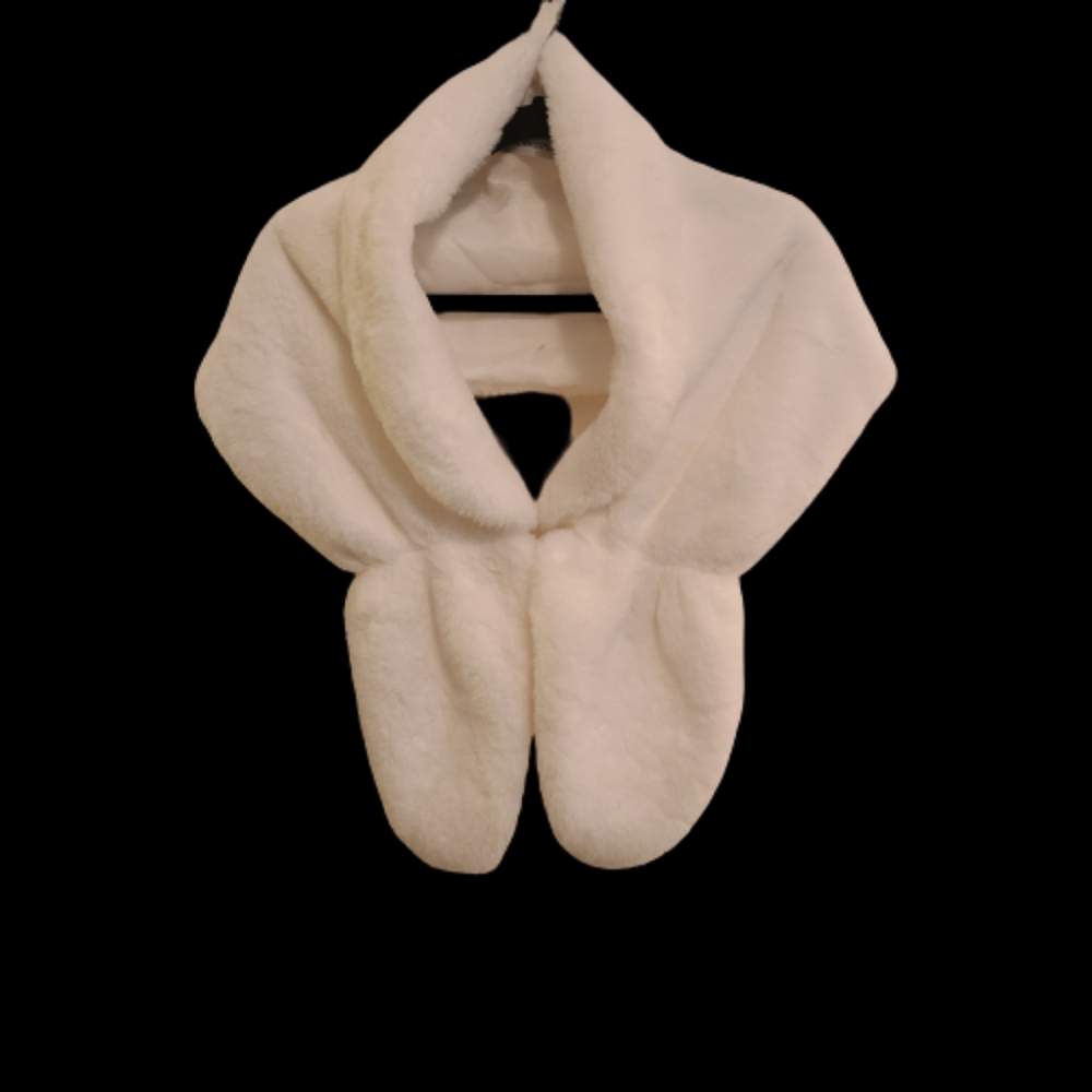 NWOT Clmmeiyuan Faux Fur Stole Wrap Shawl